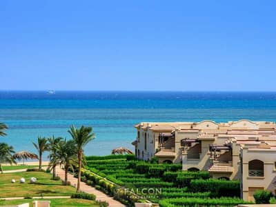 شاليه ارضى بجاردن + تشطيب High End و استلام فوري بـ فيو صف اول على البحر بجوار مدينه الجلاله و بورتو السخنه للبيع بـ لافيستا جاردنز La Vista Gardens