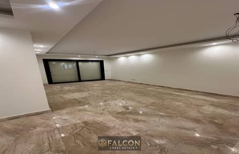 Ready 3-BR apartment with 35% discount, ultra super lux finishing in New Cairo Fifth Settlement