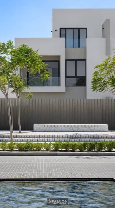 Installments over 10 y Best location twin villa in Al Burouj at a special price. Widest landscape view. Prime location Min from New Cairo madinty,taj