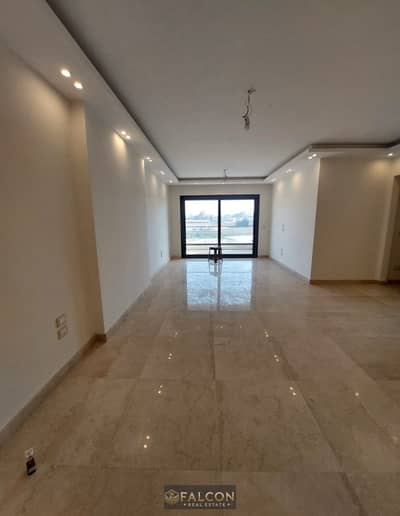 Apartment ready for viewing, fully finished, on a typical floor, sea view, next to Open Air Mall, Madinaty, interest-free installments available. SHRO