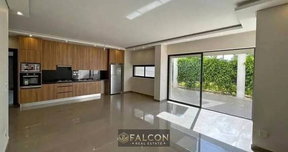 Last ground-floor apartment with garden view and prime location at the lowest price in Isola Sheraton.