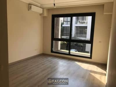 Last corner apartment with a sea view on a typical floor in the heart of Shorouk with La Vista Patio. Installment plan with no interest.