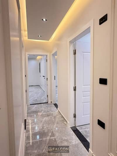 بمقدم 670 الف شقه غرفتين (تشطيب فاخر High End) للبيع فى قلب الشروق على طريق السويس بجوار الجامعه البريطانيه وبالقرب من اوبن اير مول+متاح خصم عالكاش