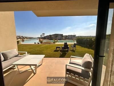 شاليه VIP بمقدم 800 ألف للبيع فى ازها راس الحكمه Direct Crystal Lagoon متشطب بالتكيفات بالتقسيط على 10 سنوات بجوار سيلفر ساندس والماظه باي Azha North