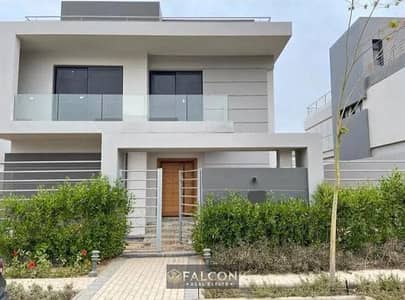 275 sqm twin house for sale in El Patio Casa Compound, El Shorouk (by La Vista). Prime location opposite Madinaty, near Nasr City and the Suez Road.