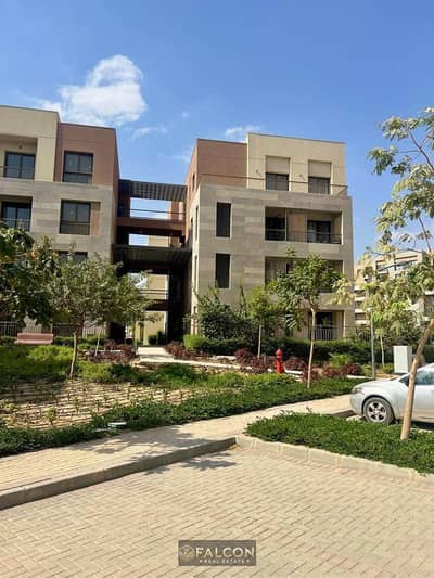 شقه vip للبيع فى ديستريكت 5 التجمع الخامس - District 5 افضل كومينتى فى التجمع الخامس ولوكيشن مميز بالقرب من شارع التسعين والجامعه الامريكيه AUC