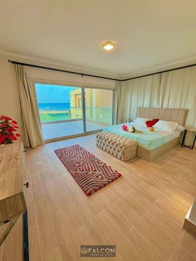 Chalet (ready for immediate handover) for sale in Malibu Village, Ain Sokhna, with a down payment of 670,000 EGP. It boasts an exceptional location
