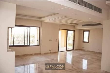 Apartment for sale, 3 rooms, ready to move, finished, in Fifth Settlement, next to the American University.