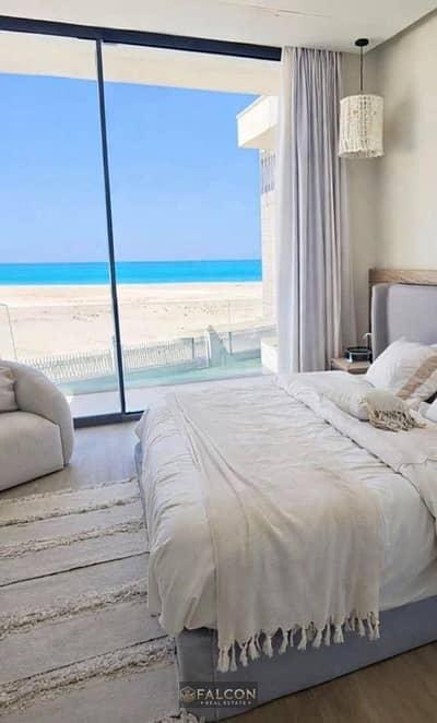 شـــاليـــه للبيــــع 85 متــر ( تـــشطـيب فـنـدقـــي ) صــف أول بحـــر فــي العيــن السخنـــة
