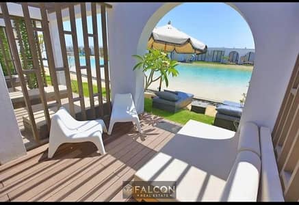 Lagoon-front chalet in Hacienda, North Coast; fully finished, including A/C and kitchen.