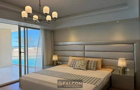 3 master bedrooms wit roof 150 m for sale in Hacienda Ras El Hekma (high-end finishing; includes A/C and kitchen).