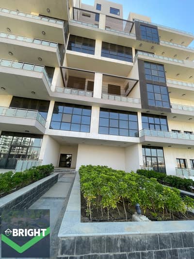 Get a 281 sqm fully finished apartment with a direct landscape view in Jade Park R3 at 52% off!