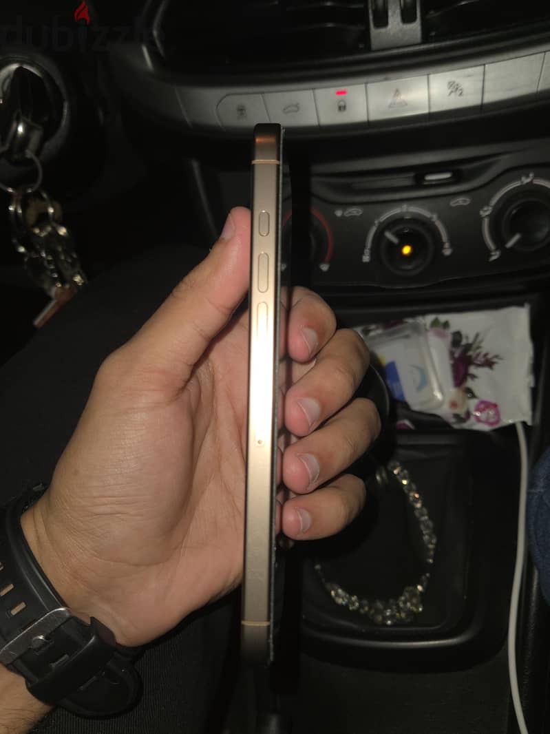 Apple - iPhone 16 Pro Max 1