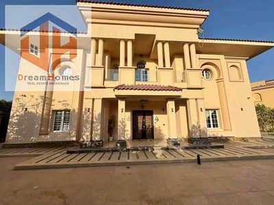 فيلا للبيع بمدينتي – نموذج القصور B تشطيبات خاصة  حمام سباحة   مساحة الأرض: 1200 م²   مساحة المباني: 615 م²  6 غرف   7 حمامات