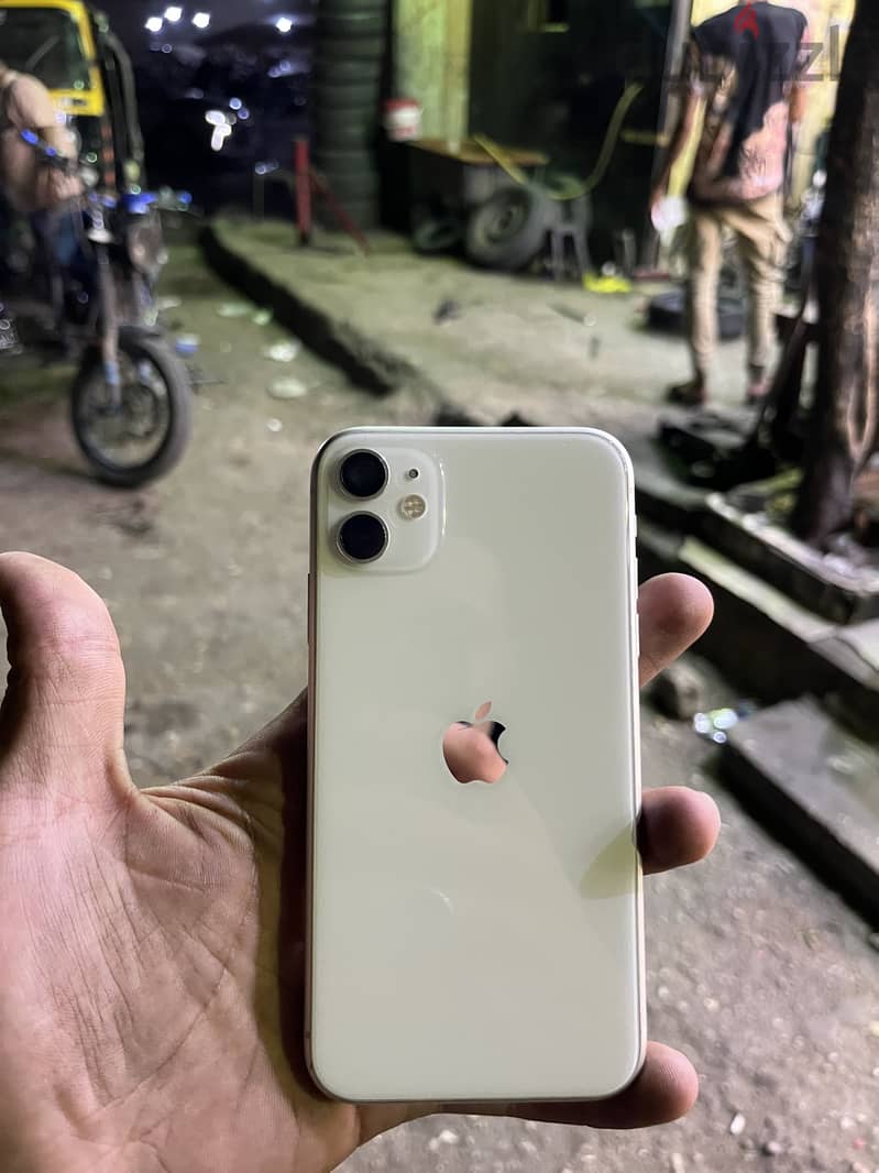 Apple - iPhone 11 5
