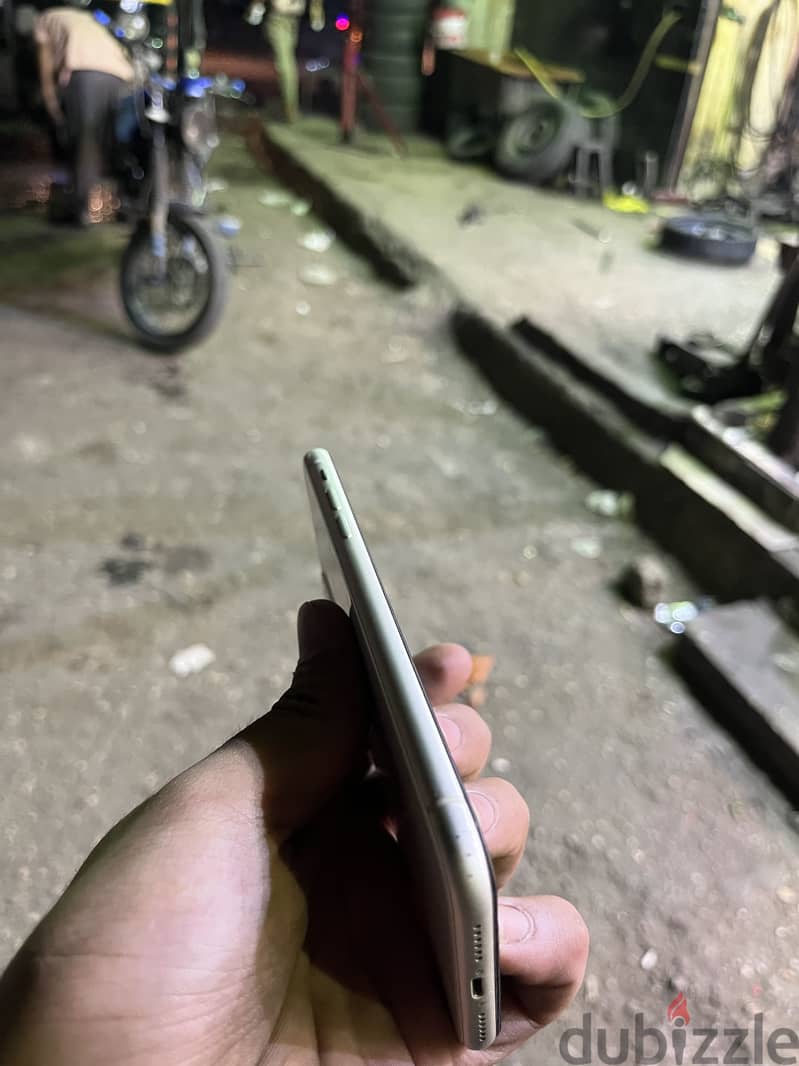 Apple - iPhone 11 7