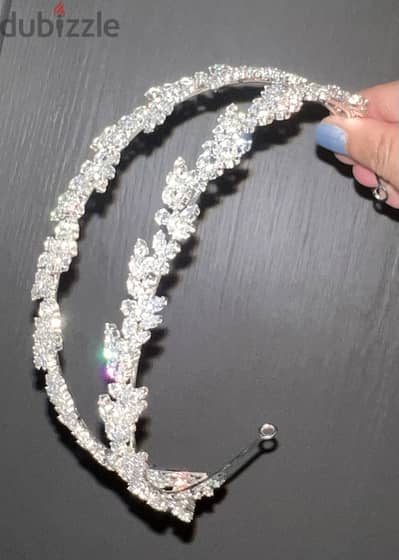 تاج عروسة للشعر شيك و مودرن/Headpiece جديد للبيع ماركة Jweldar بالعلبة