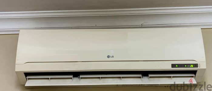 للبيع تكييف LG  واحد ونصف حصان بارد فقط بحالة ممتازة جدًا.