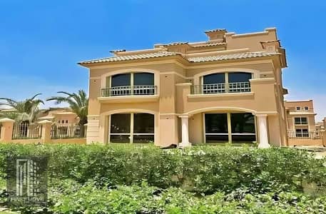 Townhouse (first + second + roof building) in Hyde Park 247 meters installment over 8 years and a special discount on cash