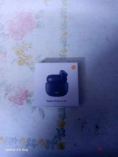 إيربودز للبيع RedmiBuds6Lite الاصلي