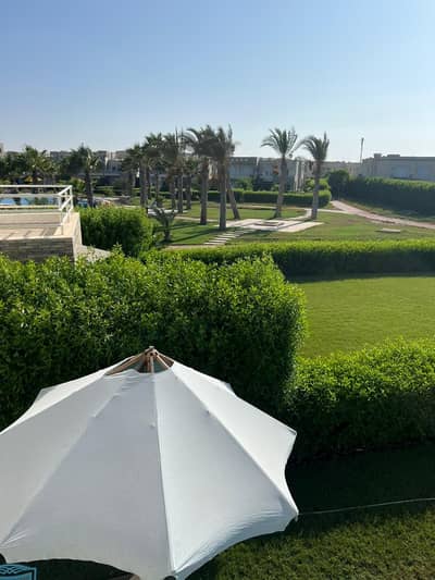 فيلا مستقلة للبيع في أمواج الساحل الشمالي صف أول على البحر مساحة 640 متر مفروشة بالكامل موقع مميز Amwaj beachfront villa North Coast