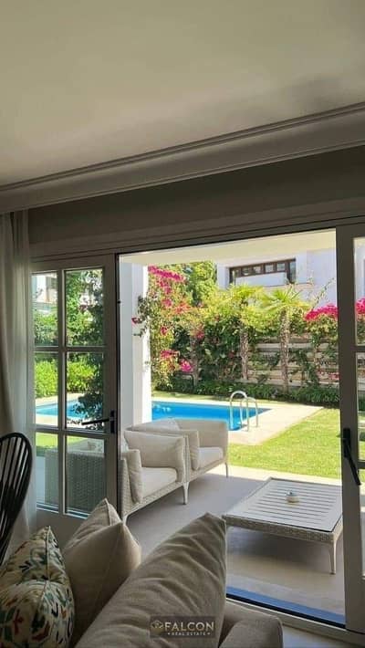 VIP villa for sale with lagoon view - ready to move - prime location in Mountain View October