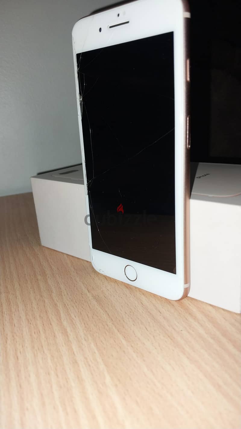 Apple - iPhone 8 Plus 1
