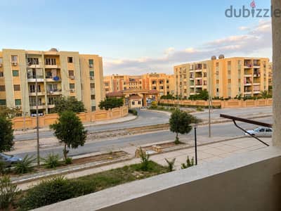 شقة مفروشة بالعبور -  علي طريق خط ١٠– كمبوند جنة العبور -من مالك مباشر