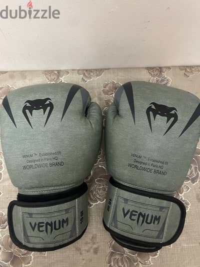 قفاز Venum ملاكمه MMA