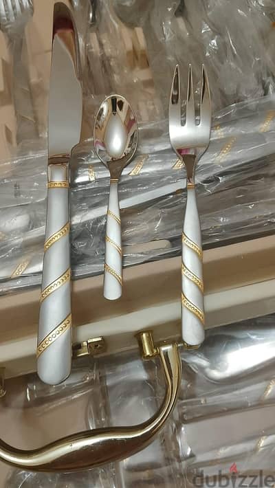 شنطة معالق ٨٤قطعه استلس