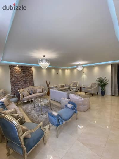 Apartment for sale in Darna Compound, Zahraa Maadi next to the Maadi Ring Road. Sale includes the kitchen + dressing area. Area of 195 sqm. Old load. Consists of 3 rooms - reception - kitchen - 2 bathrooms -