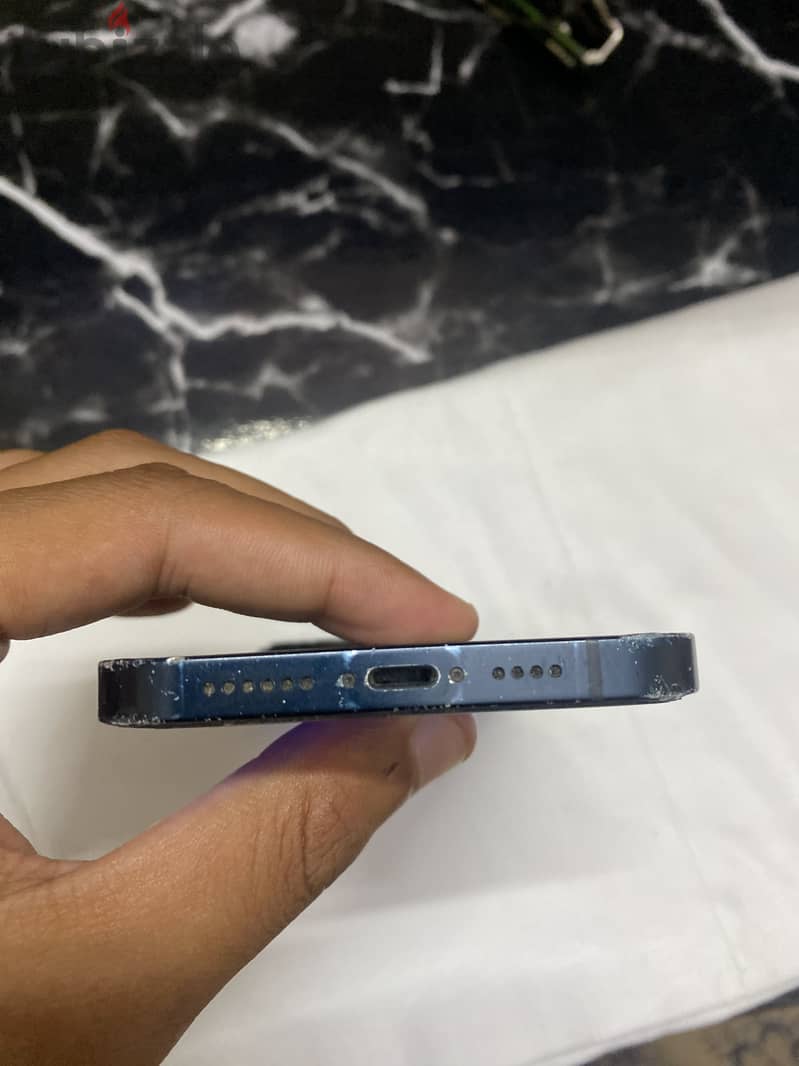 Apple - iPhone 14 plus - blue 5