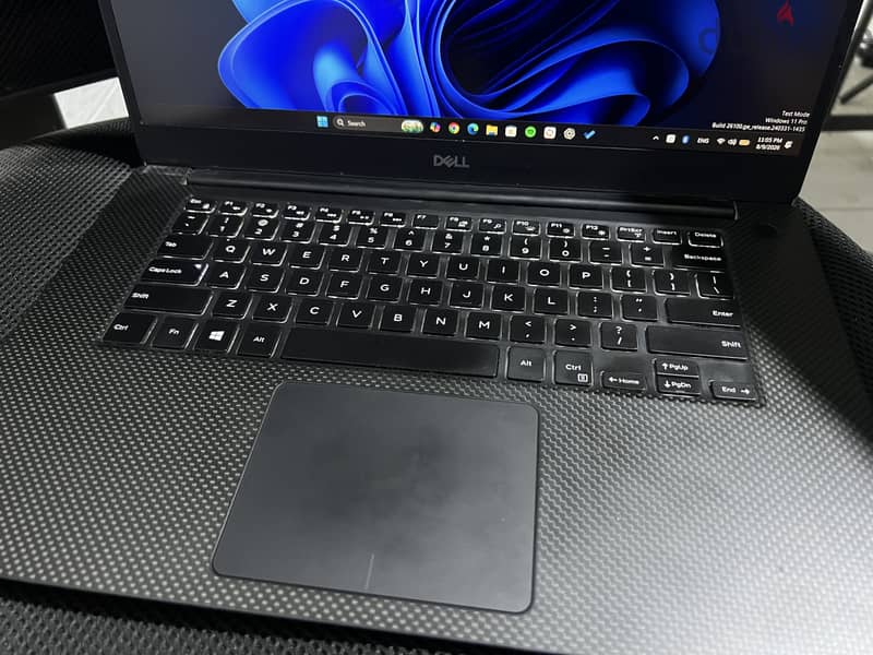 Dell XPS 15 7590 1