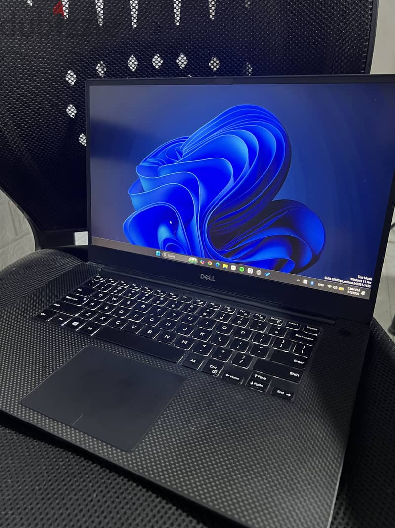 Dell XPS 15 7590 3