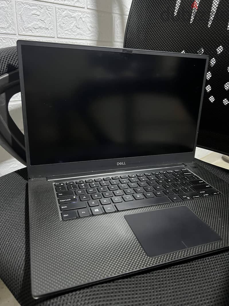 Dell XPS 15 7590 6