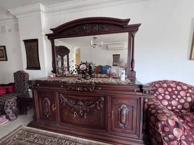بوفيه بحاله ممتازه خشب زان  دمياط و مطعم بالنحاس