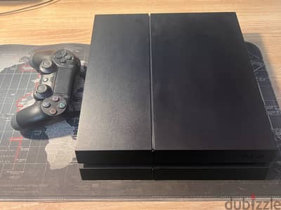 PLAYSTATION 4