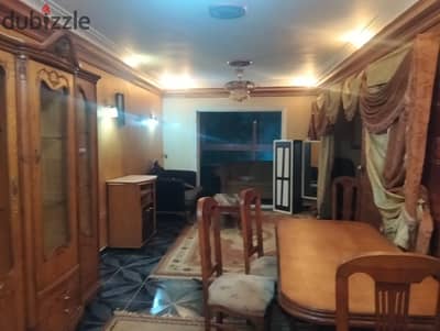 شقة مفروشة فرش بيتي للايجار السنوي اسره أو عريس أو شركة 2 نوم ريسبشن 3 قطع مطبخ حمام الدور الاول علوي يوجد جميع المرافق مياه وكهرباء بالإسكندرية العجمي الكيلو21 بشاطئ النخيل بجوار فتح الله ماركت بموقع متميز جدا