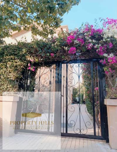 Villa for sale, finished and ready to move in, in a prime location in Fifth Settlement.