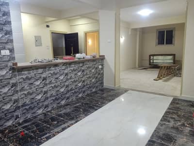 Apartment for rent in Maadi, branching off Algeria Street, 3 bedrooms, ground floor
