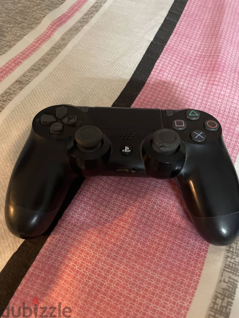 Ps4 pro 1TB 12,600 3