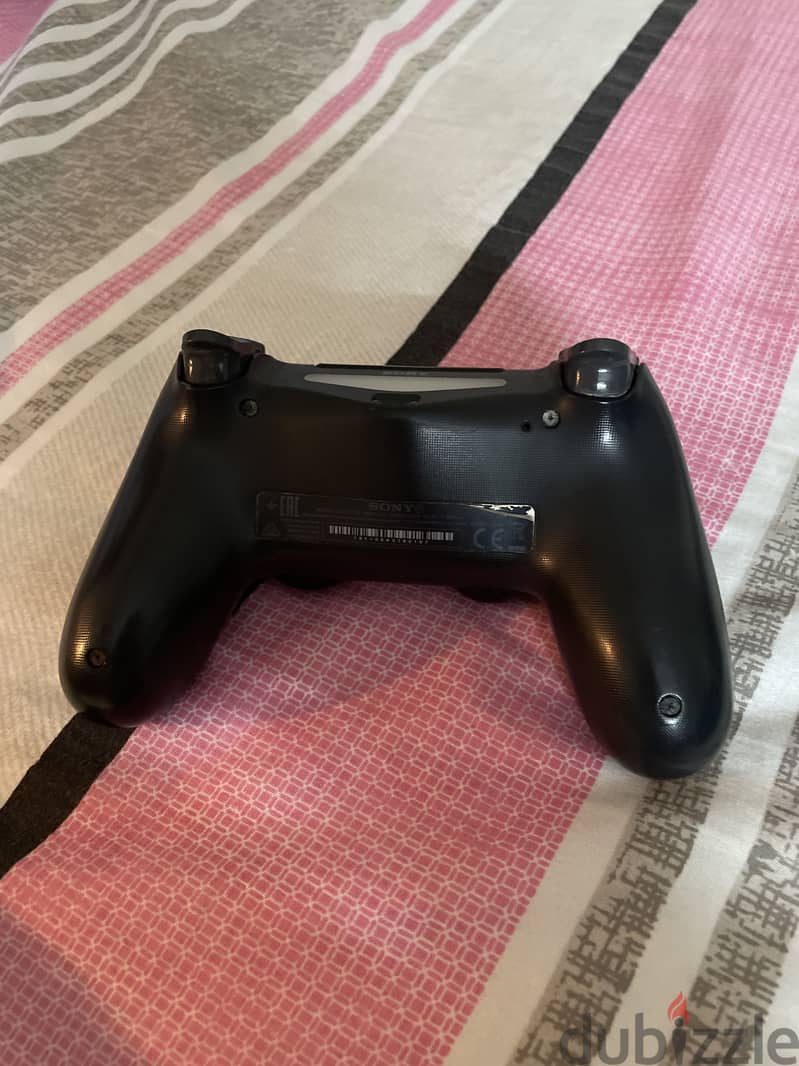 Ps4 pro 1TB 12,600 4