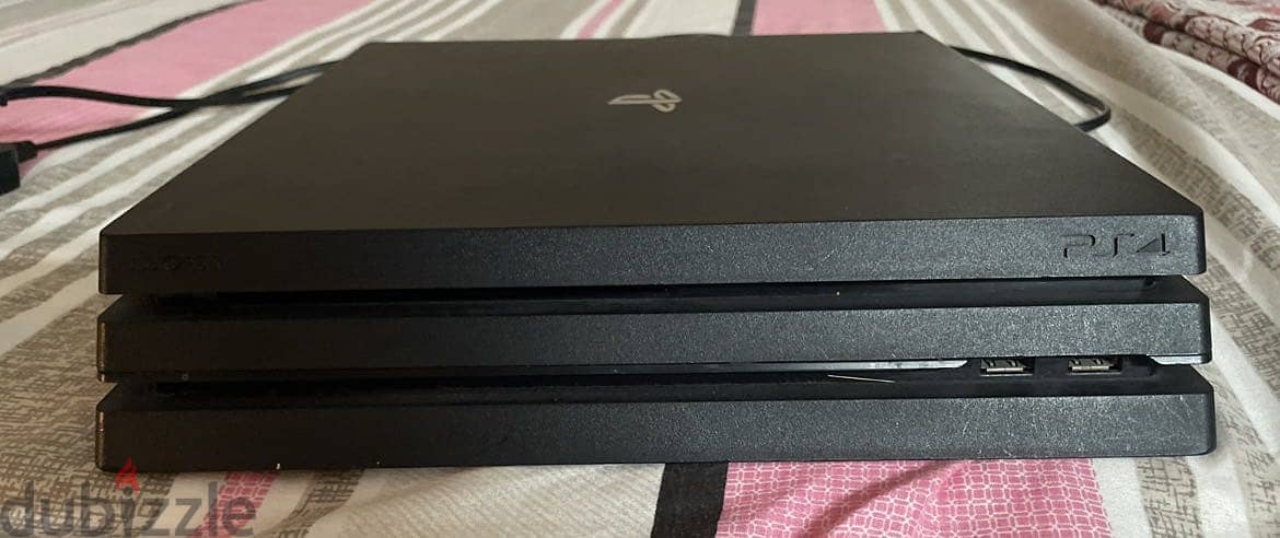 Ps4 pro 1TB 12,600 5