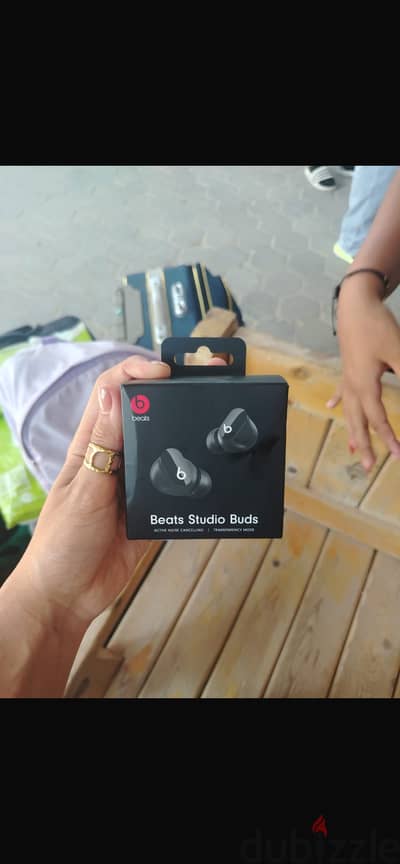 متبرشمه اقل من نص تمنها من apple