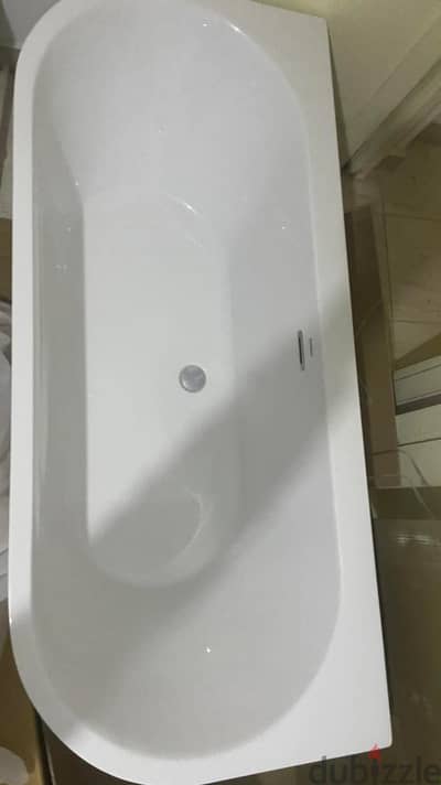 Brand New Bathtub for Sale - Unused بانيو جديد تماماً لم يستخدم للبيع