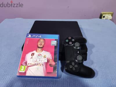 Ps4 slim - حالة ممتازة جدا و واضح من الصور