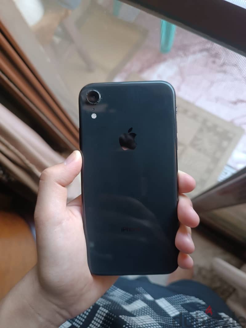 Apple - iPhone XR 1