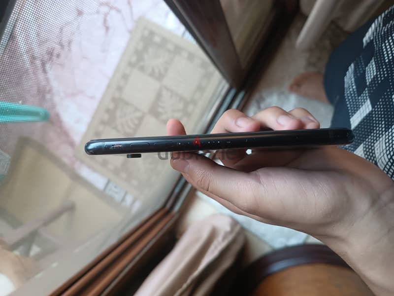 Apple - iPhone XR 4