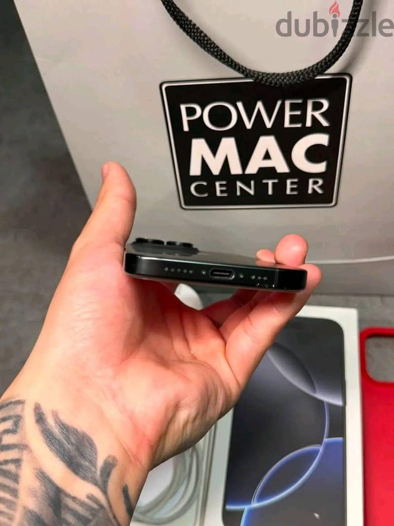 Apple - iPhone 16 Pro 2