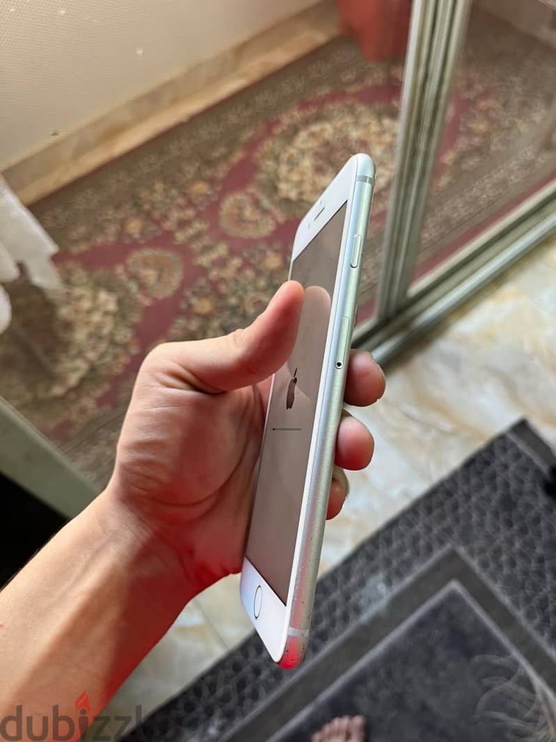 Apple - iPhone 8 Plus 3